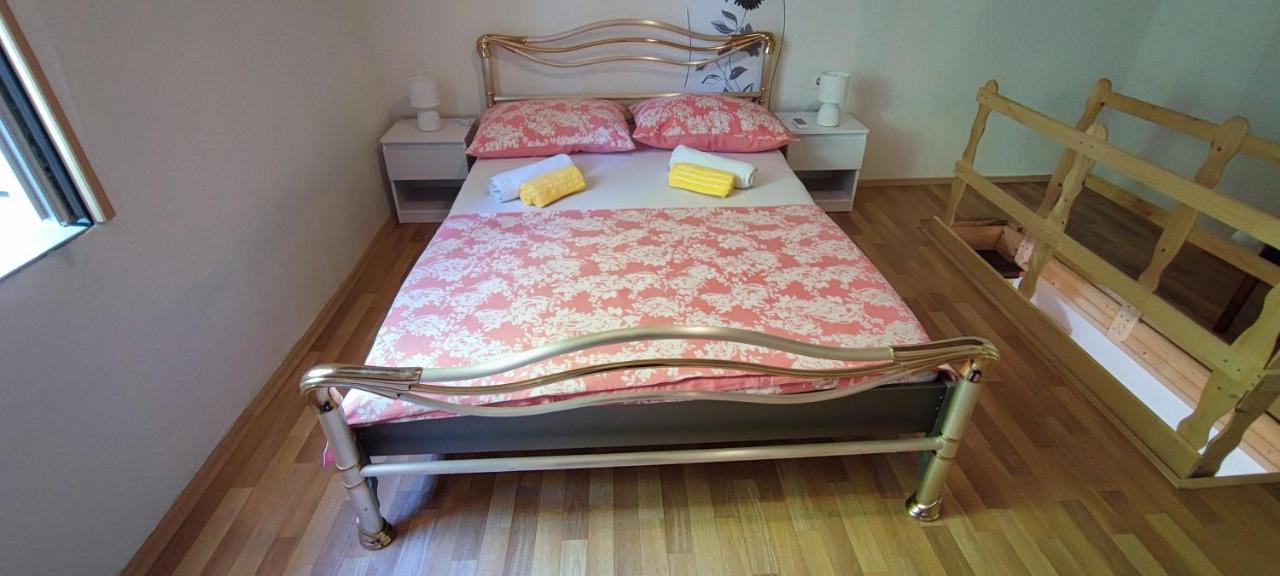 Kaštela Studio Apartman Kastel Kambelovac מראה חיצוני תמונה